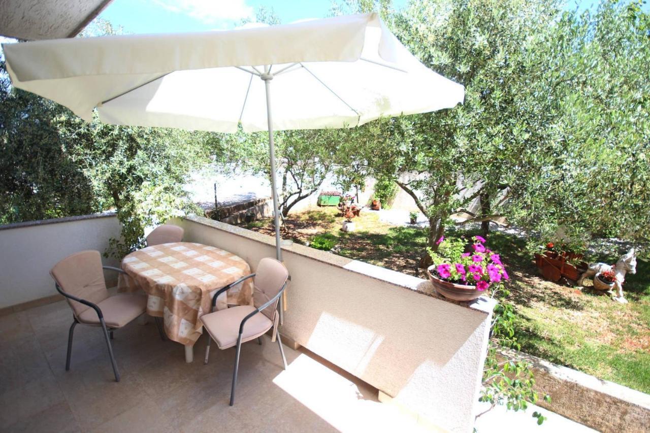 Small Apartment For A Great Holiday Zadar Bagian luar foto